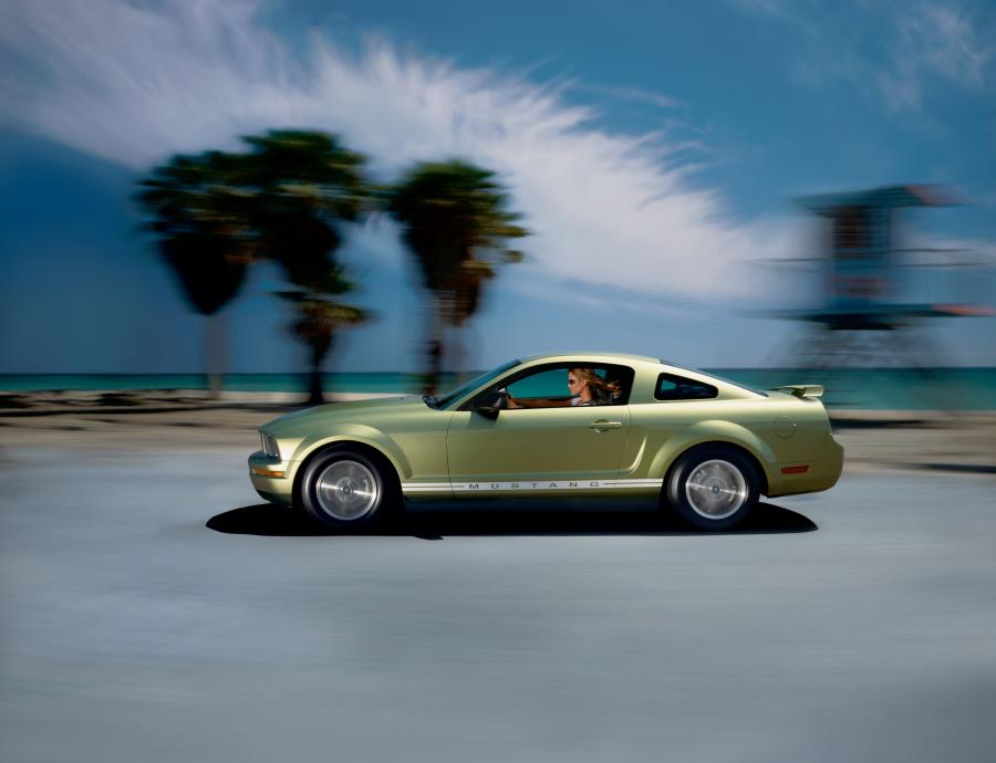  Ford Mustang 2005 года  (фото 9 из 26)